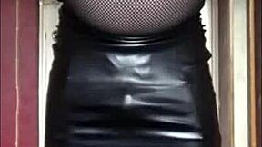 Mršava 18+ tinejdžerka 18+ Hailey jebana u masažnom studiju od masera