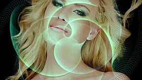 Lihat lelaki submissive latih intensif bawah kawalan femdom