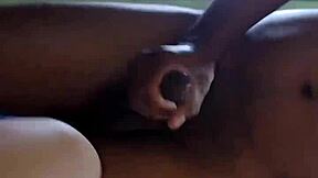 Squirtasin hänen kyrvänsä päälle, sain cuckoldini tulemaan karvaiselle pillulle