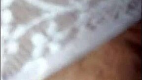 Ensimmäinen seksikokemukseni kahden kypsän naisen kanssa doggystylella