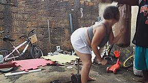 वह जिम गई और उसकी पीओवी में मसिव ब्लैक कॉक मिला