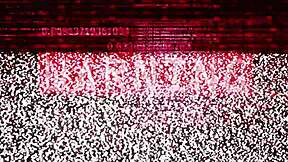 Nos bastidores com Lainey Tsayyy rebolando e se esforçando