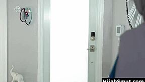 هي، إزاي الفتاة المسلمة العذراء وصلت للجار؟