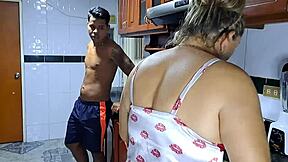 Ibu tiri ngidam kontol besar aksi hardcore