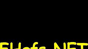 Deze onverzadelijke geile tiener 18+ wordt slordig met de lul van een ouwe kerel in pijpwedstrijd