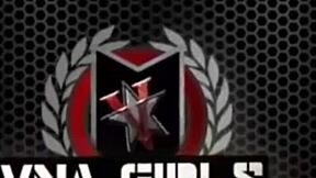 पिंक पस्सी टीना 18+ जे टेलर माइल्स लॉन्ग को डोमिनेट करती है