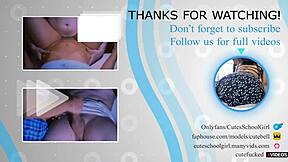 Zarte Studentin versöhnt sich mit bester Freundin nach Schulstreit