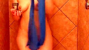 Vem se limpar comigo no chuveiro banho molhado gostoso