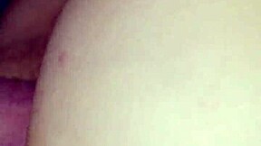 Amatir jilat pantat close up buat creampie. Lihat aliran cum intens!