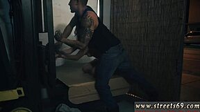 Nechal jsem svou BDSM kazetu na večírku v budově v špatné čtvrti