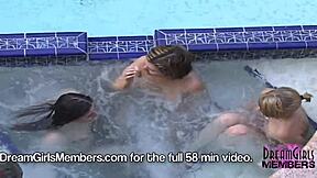 Muschi-Lecken und Arsch-Spielzeug bei Spring-Break-Spaß