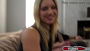 Vil du møde din stemor Candice Dare med din stedsøster Lexi Lore?