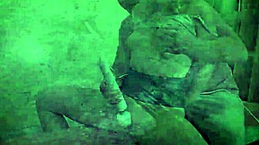 Alistuva blondi nuori 18+ sidotaan sikainasennossa värisevän kanssa orgasmiin