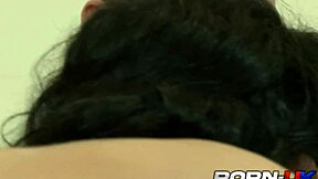 La MILF euro coquine Montse Swinger séduit son beau-fils excité pour du sexe