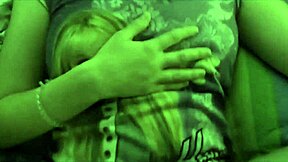 Daddy väcker sovande styvdotter för vild action!