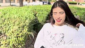 ujel sem to mlado 18+ požrešno kolumbijsko punco Mells Blanco v spalnici z naravnimi cicami ven