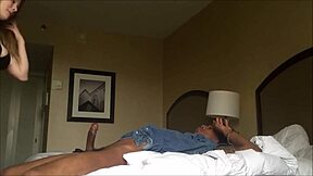 Pasangan campuran Prancis dengan kontol gede dan bokong besar di webcam