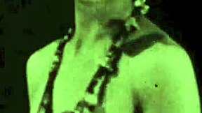 Vintage julaften 1939 spøkelser i hårete gruppeaction