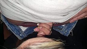 Przyjaciółka zabiera kumpla na huśtawkę po raz pierwszy