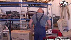 Хванах мъжа си, ух, и поисках секс веднага. Моето дебело германско зряло тяло на шеф има нужда от това лошо, знаеш!