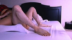 A Madrasta e o Enteado Se Entregam ao Desejo no Sofá