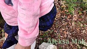 Aku ketahuan kakakku ngerekam di luar ruangan untuk release cepat!