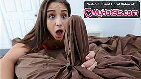 Posvojena sestra sisa moj kurac da me ućutka o njenoj navici pušenja - moja vruća sestra