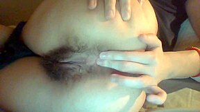 Webcam cinese emo gioca con dita e ano stretto in sessione calda