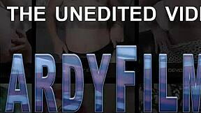 Britt med piercad fitta rider porrstjärnas stora kuk hårt