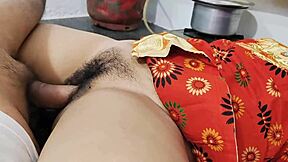 इंडियन गर्लफ्रेंड की वेट पस्सी को डेसी बिग कॉक से विलेज में ड्रिल्ड