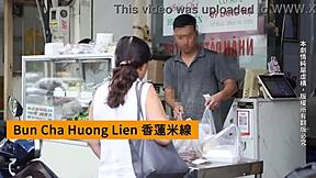 哇！台湾女友在河内和巨乳熟女疯狂旅行性爱！