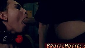 Rangaista 18+ Aidra Fox anaalilla villissä bändsmi leikissä