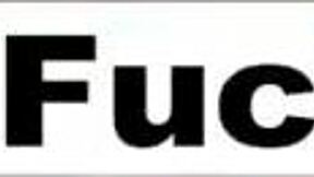 gótikus barna bőrcsizmában dildóval játszik