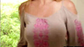 세련된 성숙한 여자가 의붓아들 엄청 갈구해