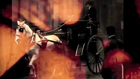 Szczęśliwy stary facet cieszy się vintage trójką