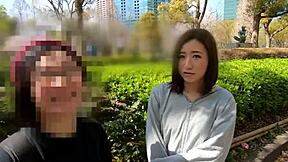 日本美女理子在狂野高潮性爱中奉献圣洁，带射精