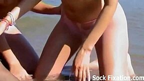 Och áno, cucaj tie mokré nohy v skupinovej orgii