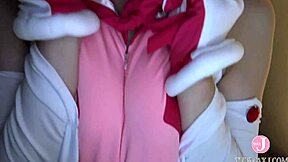 Защо да се задоволяваш с по-малко с тази хентай косплей красавица в тесен костюм, ръчна работа и крем пай финал?