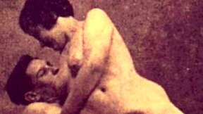 Man, ik ben totaal verslaafd aan deze vintage porno clips van Dark Lantern, zo cool!