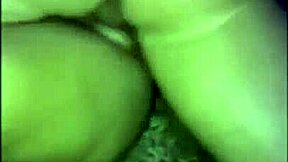 Popolna italijanska žena vara moža, trdo jebe doma v njegovi odsotnosti z analom in squirtingom