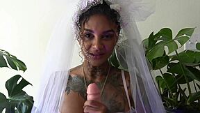 Ei Leah Michelle, pronta pra chupar na nossa noite de casamento? Me diz como usar esse dildo!