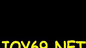 लड़की खिलौनों से अपनी चूत रगड़ती है सोलो फिंगरिंग डिल्डो मस्तरबेशन न्यूड बेब एक्शन में