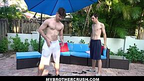 ट्विंक बॉय स्टेपब्रदर डकोटा लोवेल को गैरेज में टेंस एनकाउंटर के बाद स्टेपब्रदर से हार्ड फक मिलता है