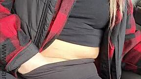 Insegnante salta lezione per orgasmo thrill in auto