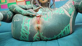 Assisto meu casal tatuado fodendo anal hardcore