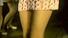 Nostalgisch mit wildem Ficken aus den Swinging-London-Tagen.