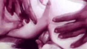 Três Interracial Vintage em Londres Escuro nas Sombras dos Anos 60 Balançantes