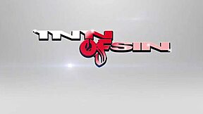 वाऊ, बिग टिट मिल्फ इंटररेसल फोरसम में एनल स्वैप करती! 😍