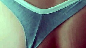 Filho da Vizinha Tira Porra de Outros Machos do Meu Cuzinho