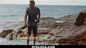 Horny latina tenåring 18+ sniker seg og rir hennes romkamerats kjærestes store chorizo kjøtt